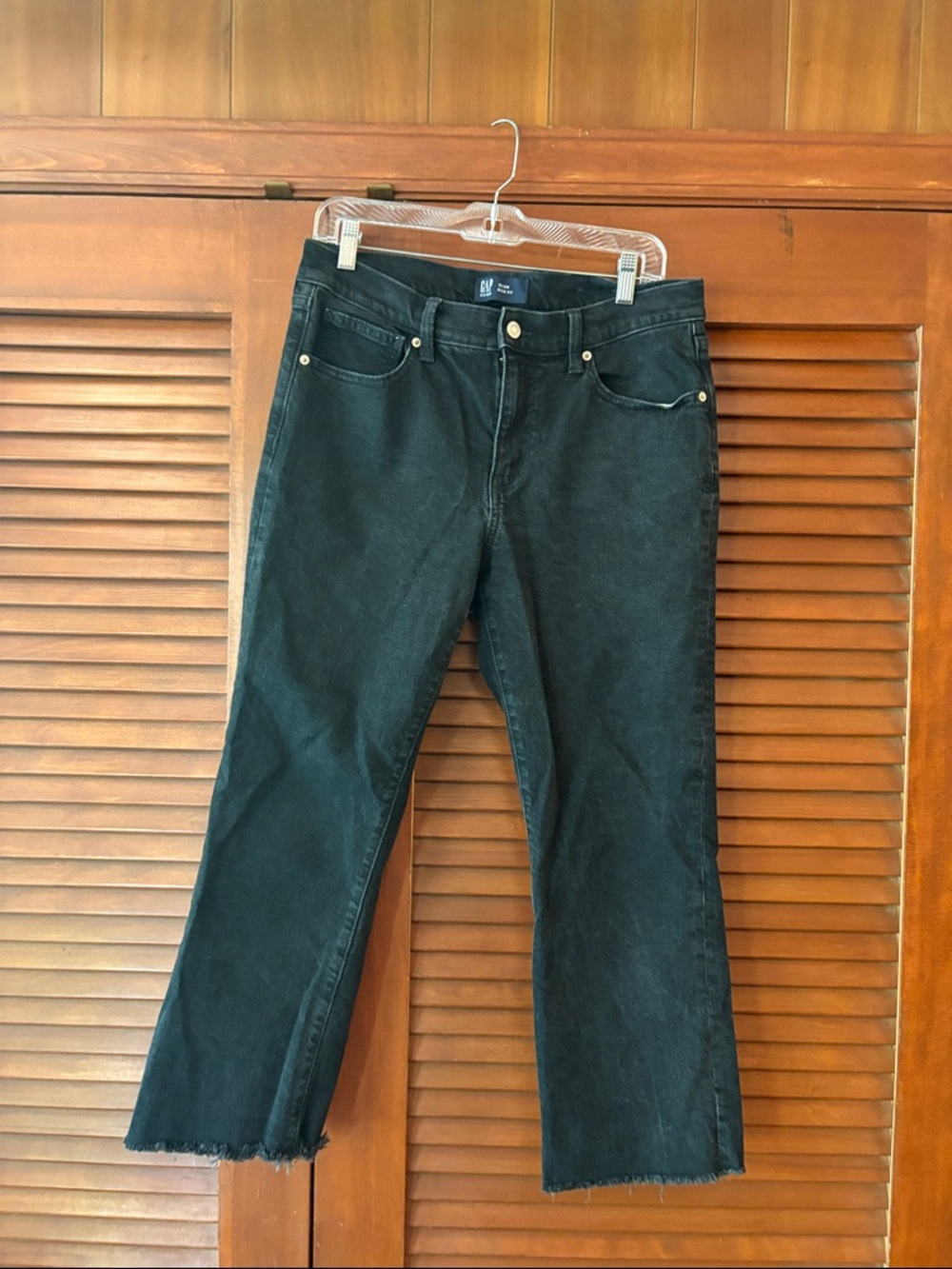 GAP Black Cropped Straight Jeans with Raw Hem